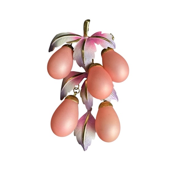 Vintage Parkelane Pink Lavender Brooch Grape Berries Moonglow Cluster Dangle Pin - Picture 1 of 9